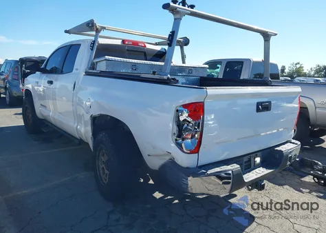 2014 Toyota Tundra Sr5 5.7L V8 z USA, uszkodzony, nr VIN 5TFRY5F11EX168578